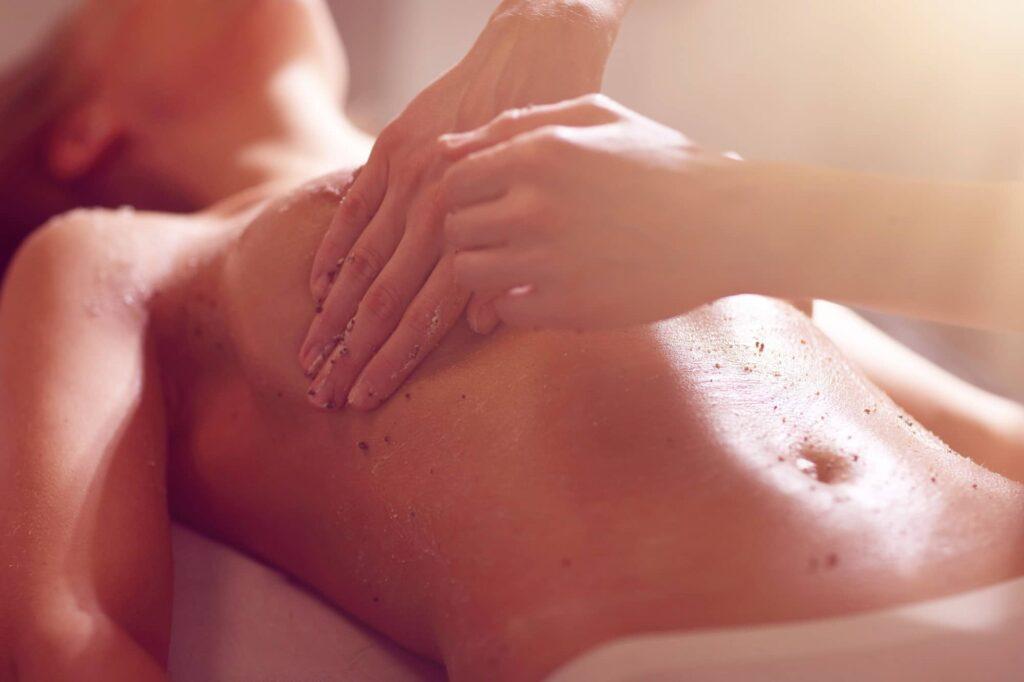 El placer en los masajes eróticos