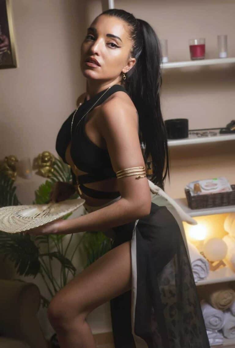 Lara - Masajista erótica en Alicante
